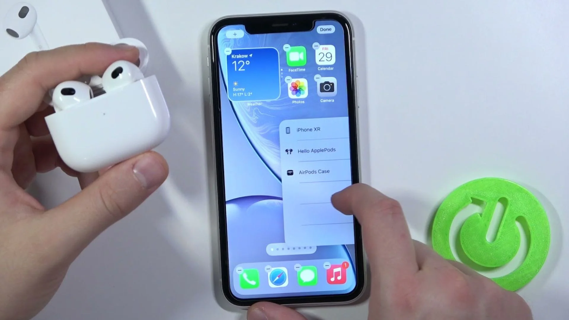 How To See AirPods Battery